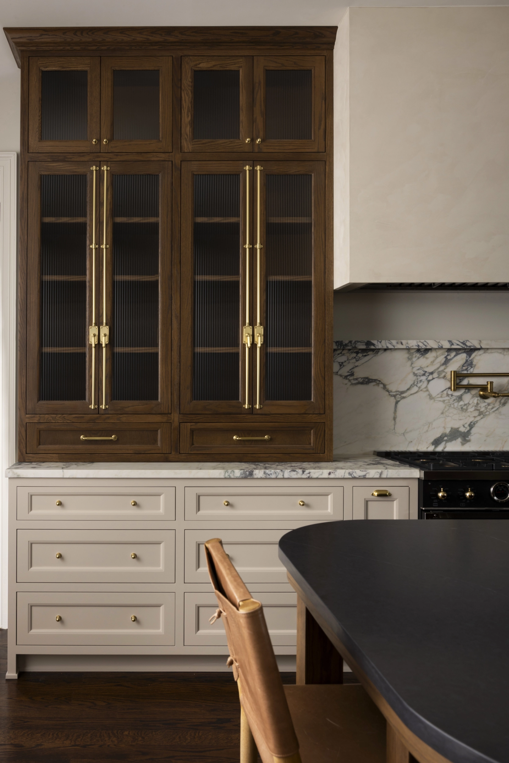 Tall side cabinet for additional kitchen storage